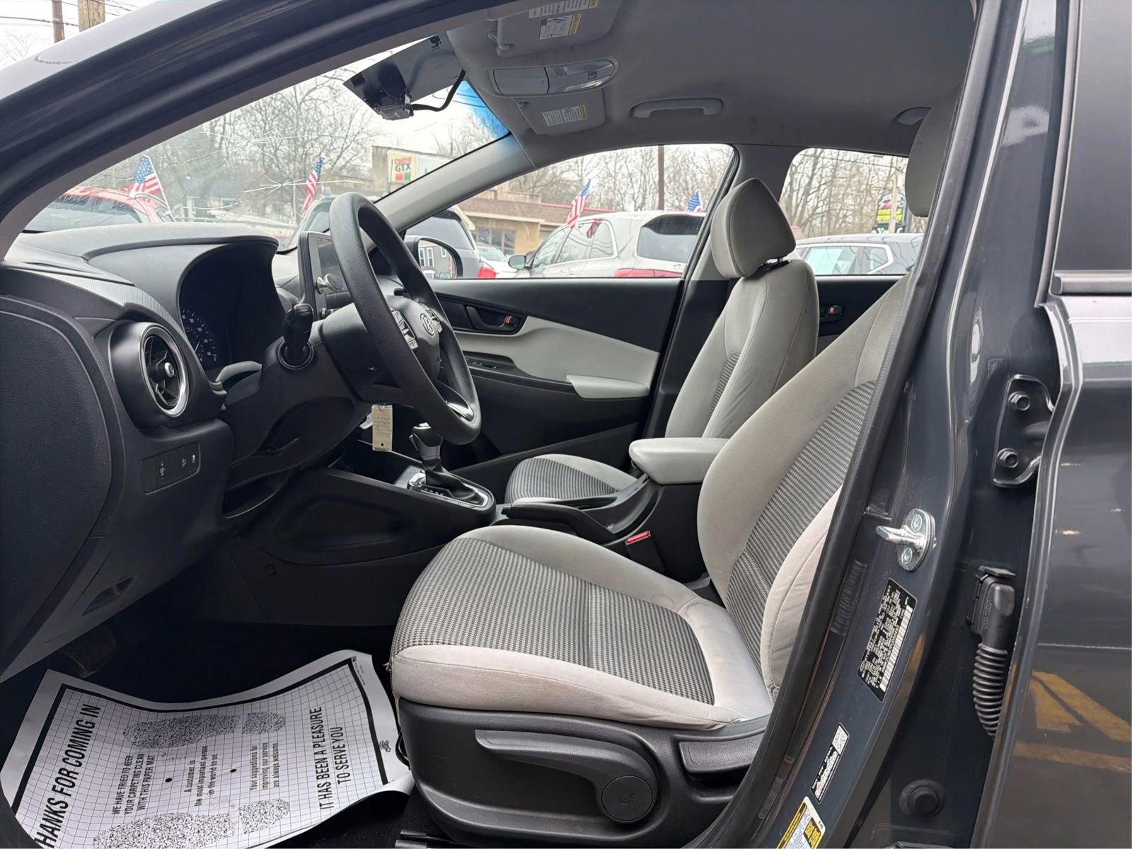 Used 2023 Hyundai Kona SE image 9