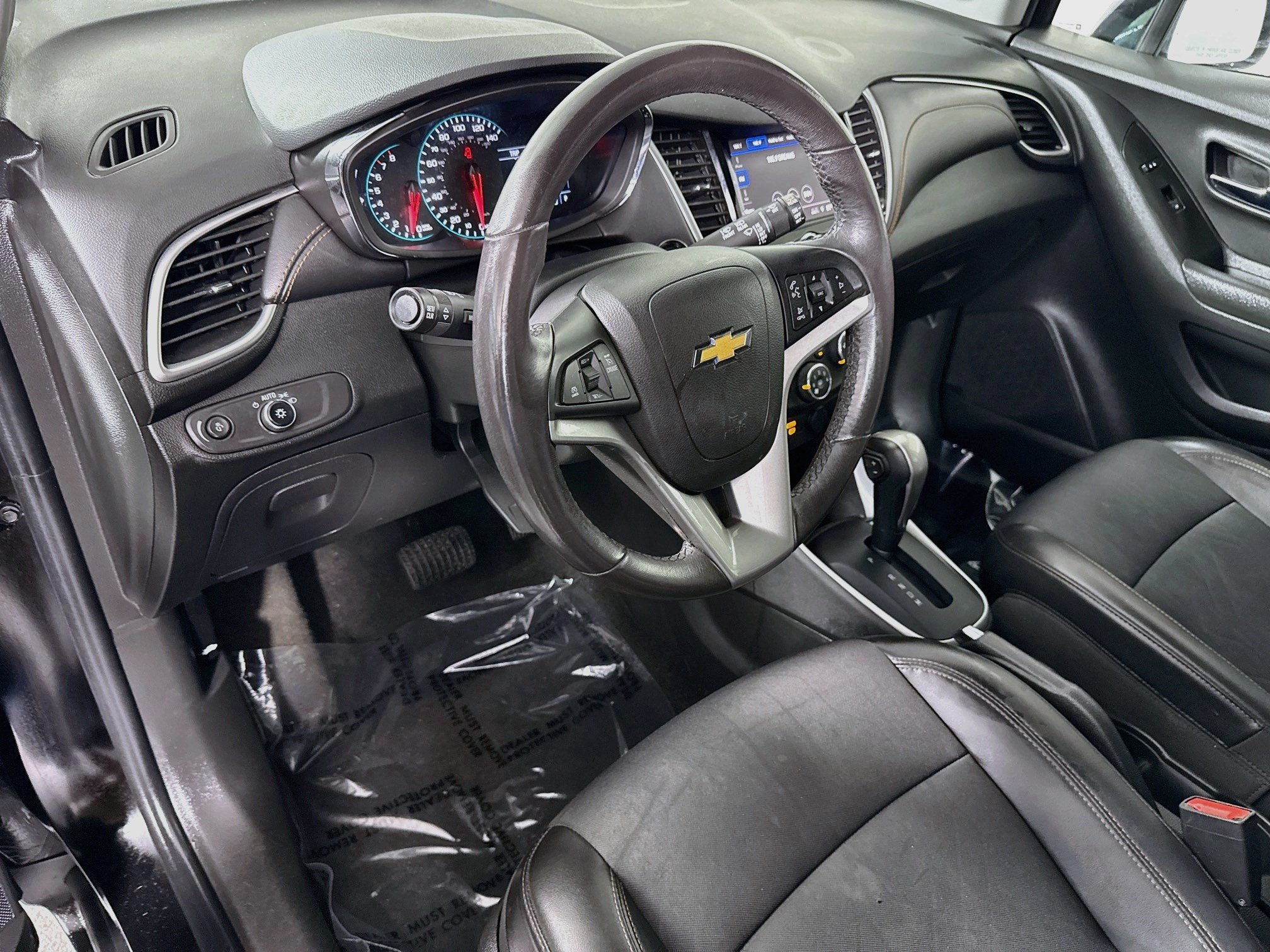 Used 2022 Chevrolet Trax LT w/ Midnight Edition AWD/4WD image 23