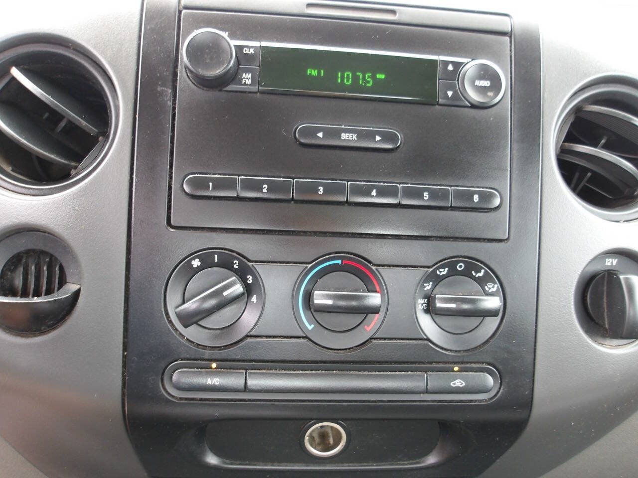 Used 2005 Ford F150 XL RWD image 12