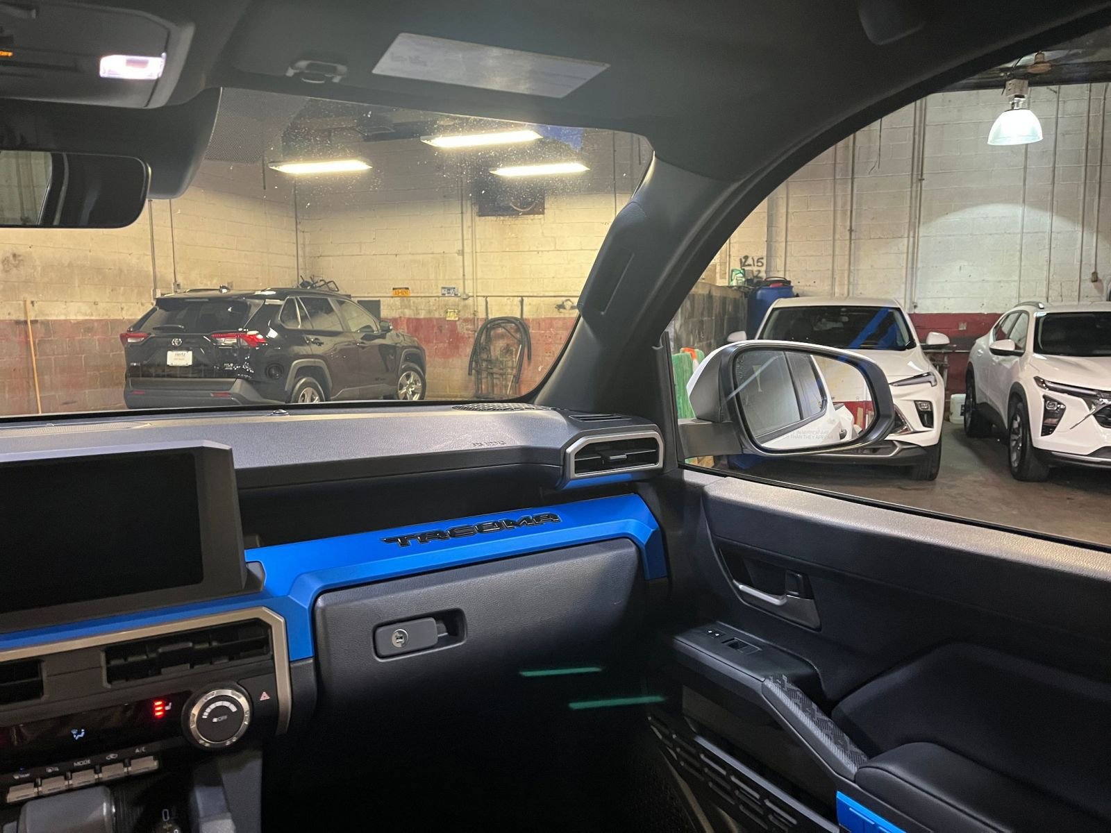 Used 2025 Toyota Tacoma TRD Off-Road image 36