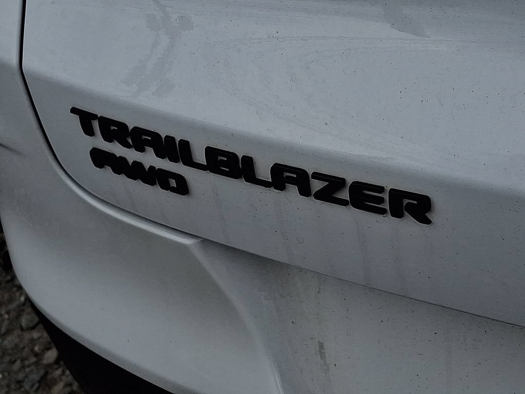 Used 2024 Chevrolet TrailBlazer RS w/ Convenience Package AWD/4WD image 30