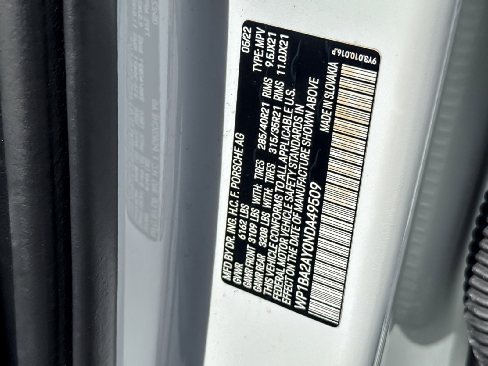 Used 2022 Porsche Cayenne Platinum Edition image 29