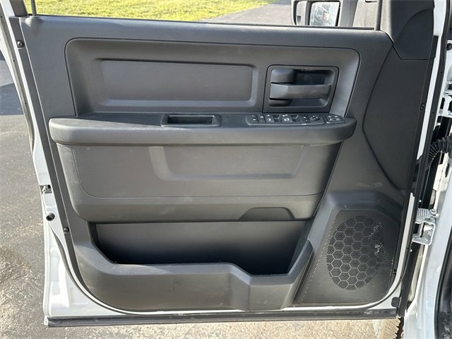 Used 2024 RAM 2500 Tradesman w/ Chrome Appearance Group image 29