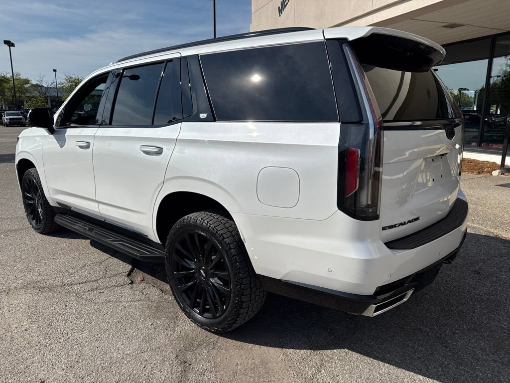 Used 2022 Cadillac Escalade Premium Luxury AWD/4WD image 10