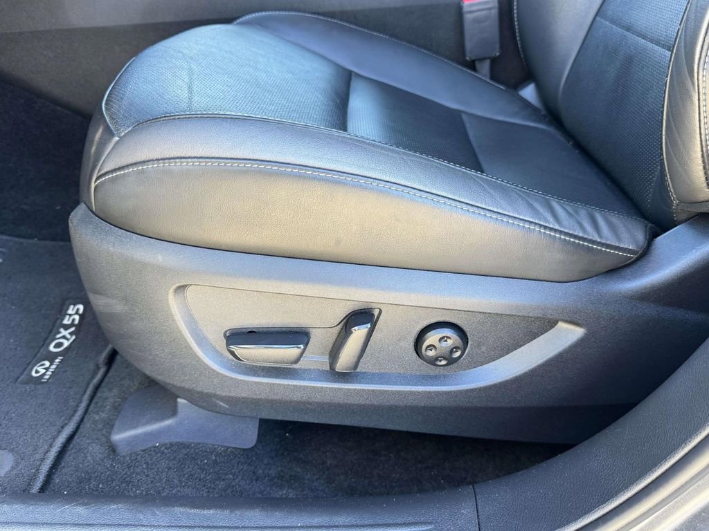 Used 2023 INFINITI QX55 Luxe w/ Cargo Package image 18
