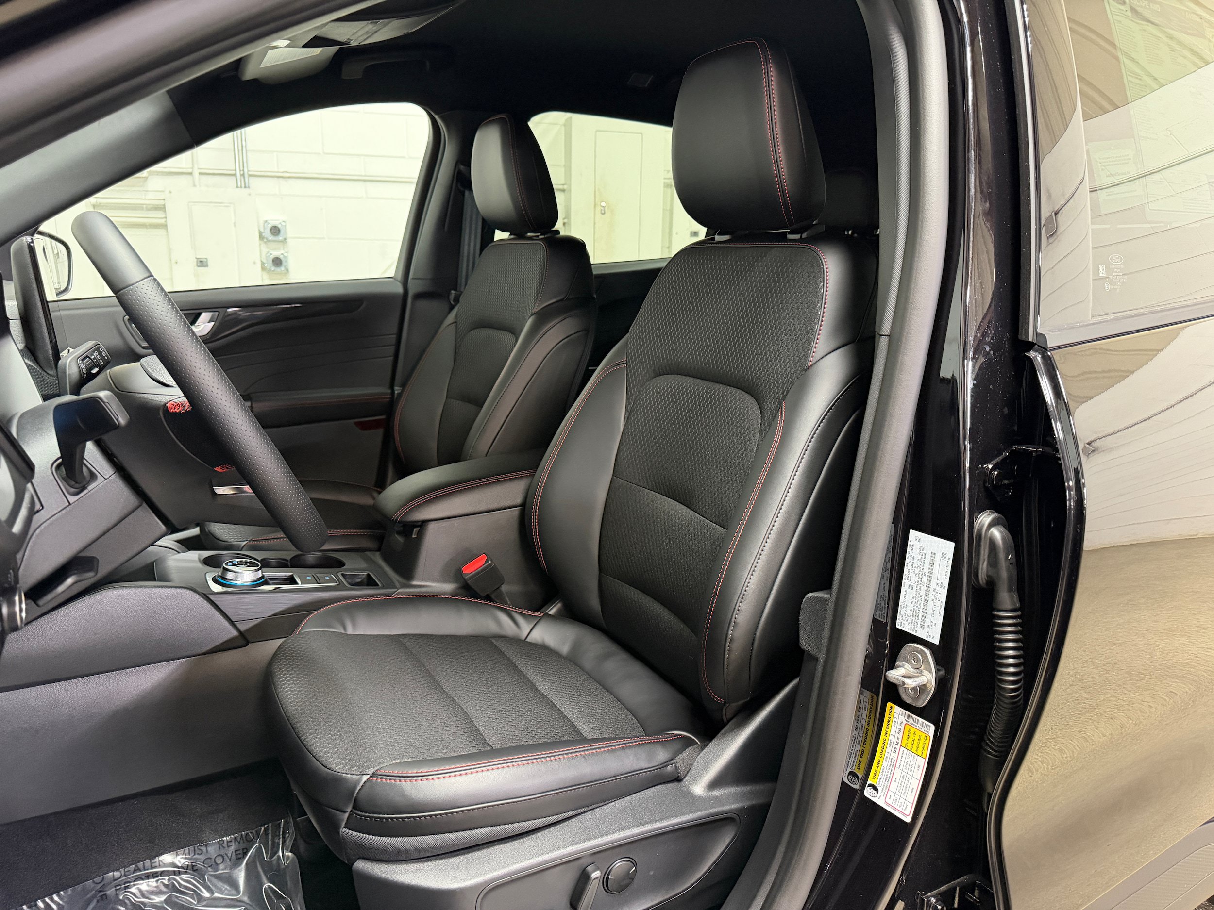 New 2026 Ford Escape ST-Line w/ Tech Pack #1 AWD/4WD image 8
