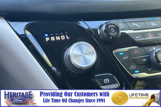Used 2021 Chrysler Pacifica Touring-L FWD image 22