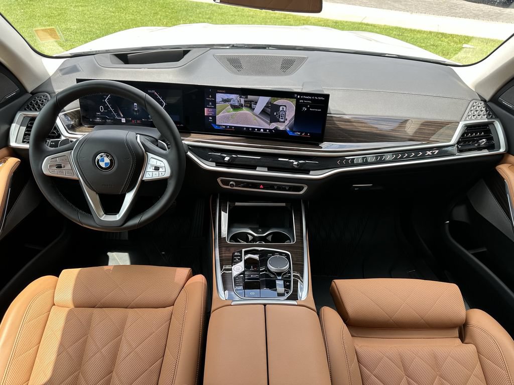 Used 2024 BMW X7 xDrive40i AWD/4WD image 5
