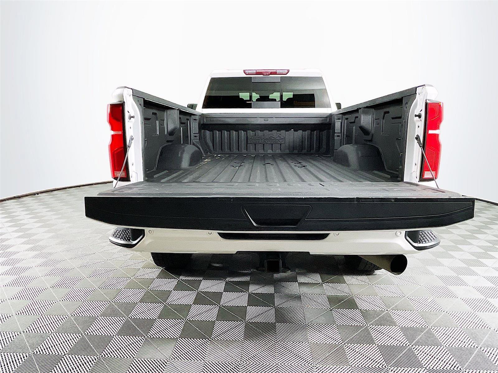 Certified 2024 Chevrolet Silverado 3500 High Country w/ Technology Package image 29