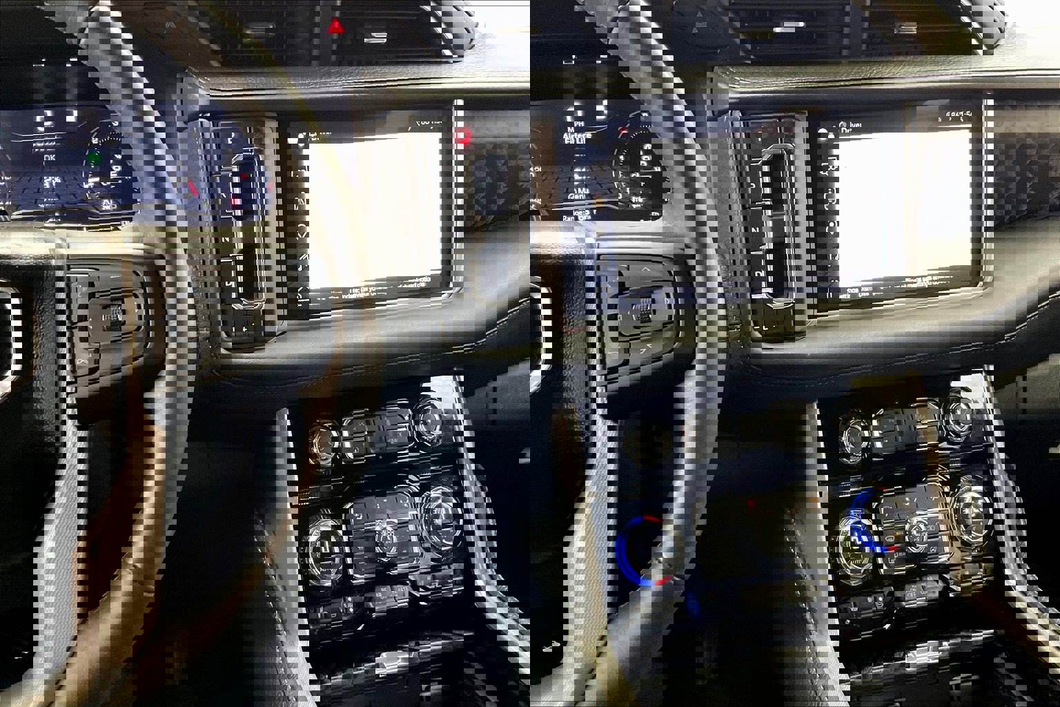 Used 2023 GMC Yukon Denali w/ Denali Reserve Package image 5