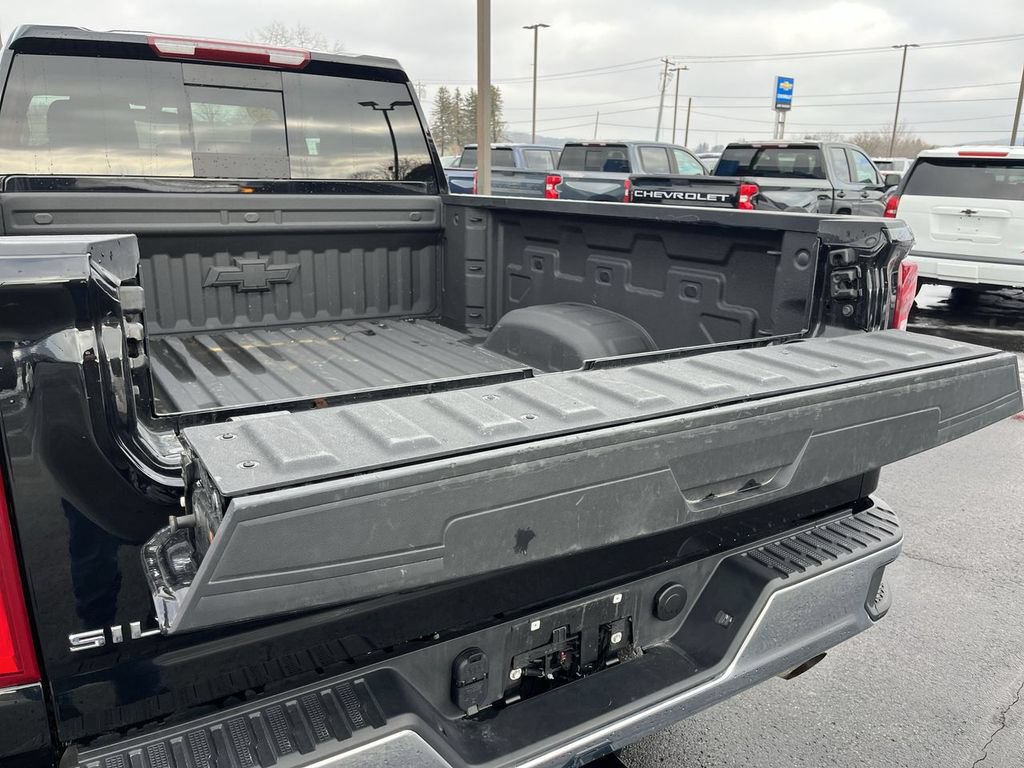 Used 2023 Chevrolet Silverado 2500 LTZ w/ LTZ Convenience Package AWD/4WD image 24