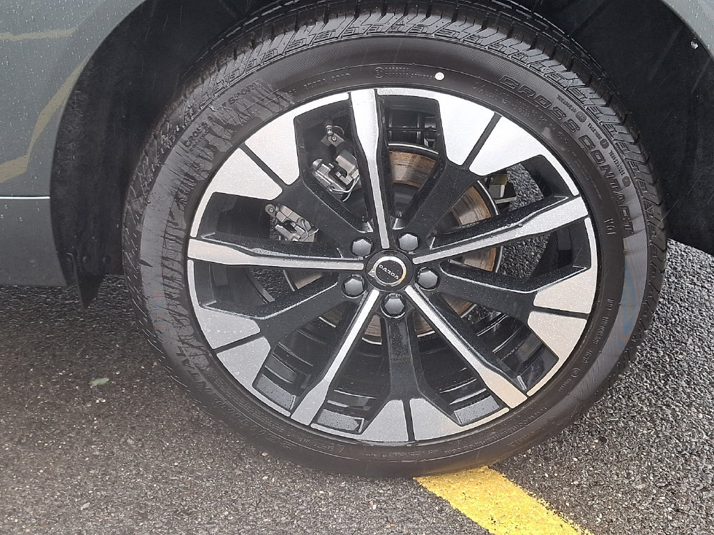 New 2027 Volvo XC60 B5 Plus AWD/4WD image 7