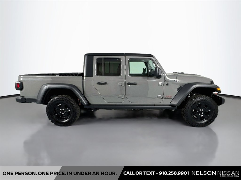 Used 2023 Jeep Gladiator Mojave w/ Cold Weather Group AWD/4WD image 4
