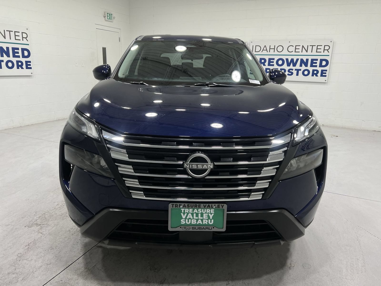 Used 2025 Nissan Rogue SV AWD/4WD image 3