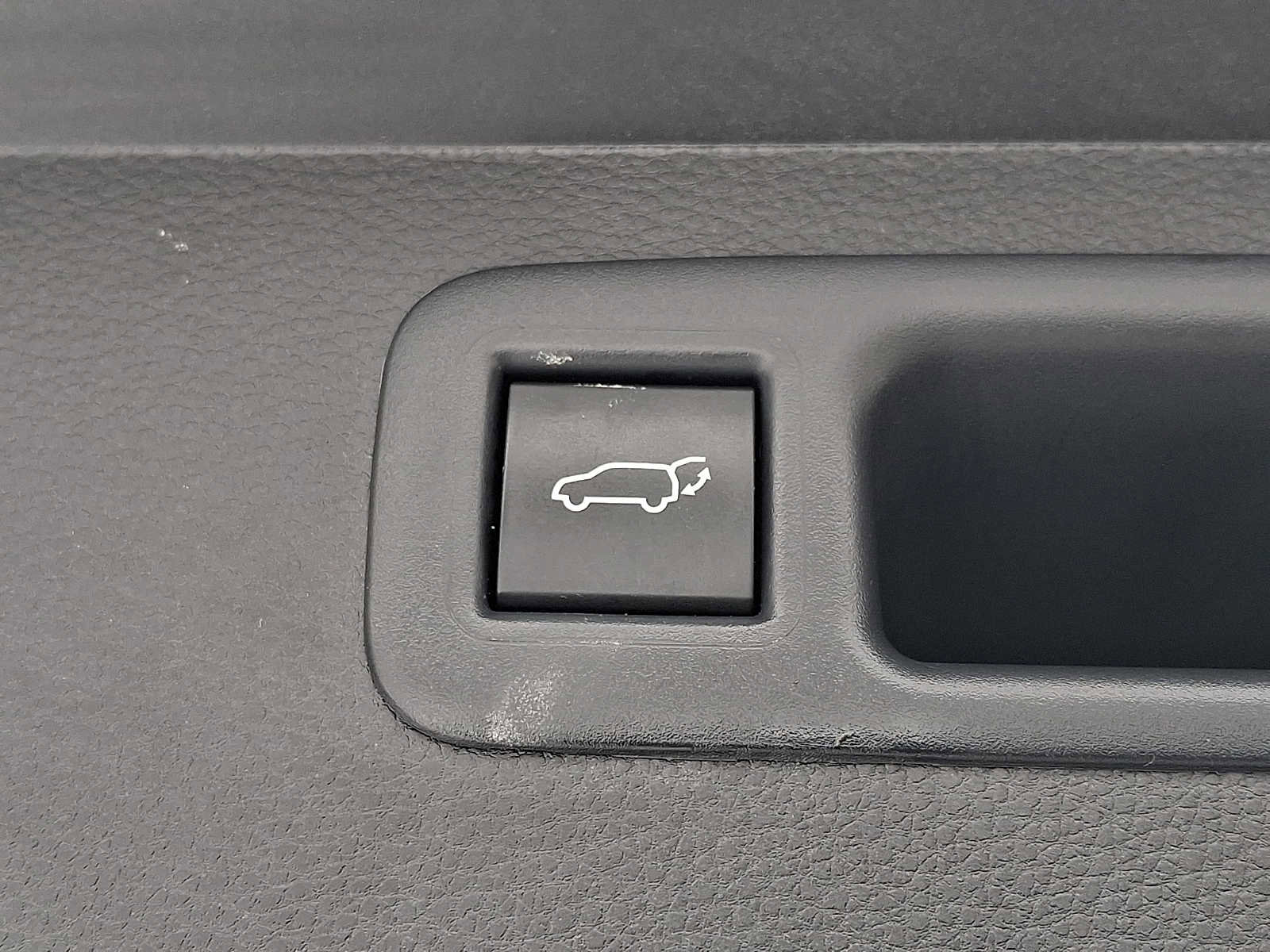 Used 2024 Toyota Highlander Platinum image 31