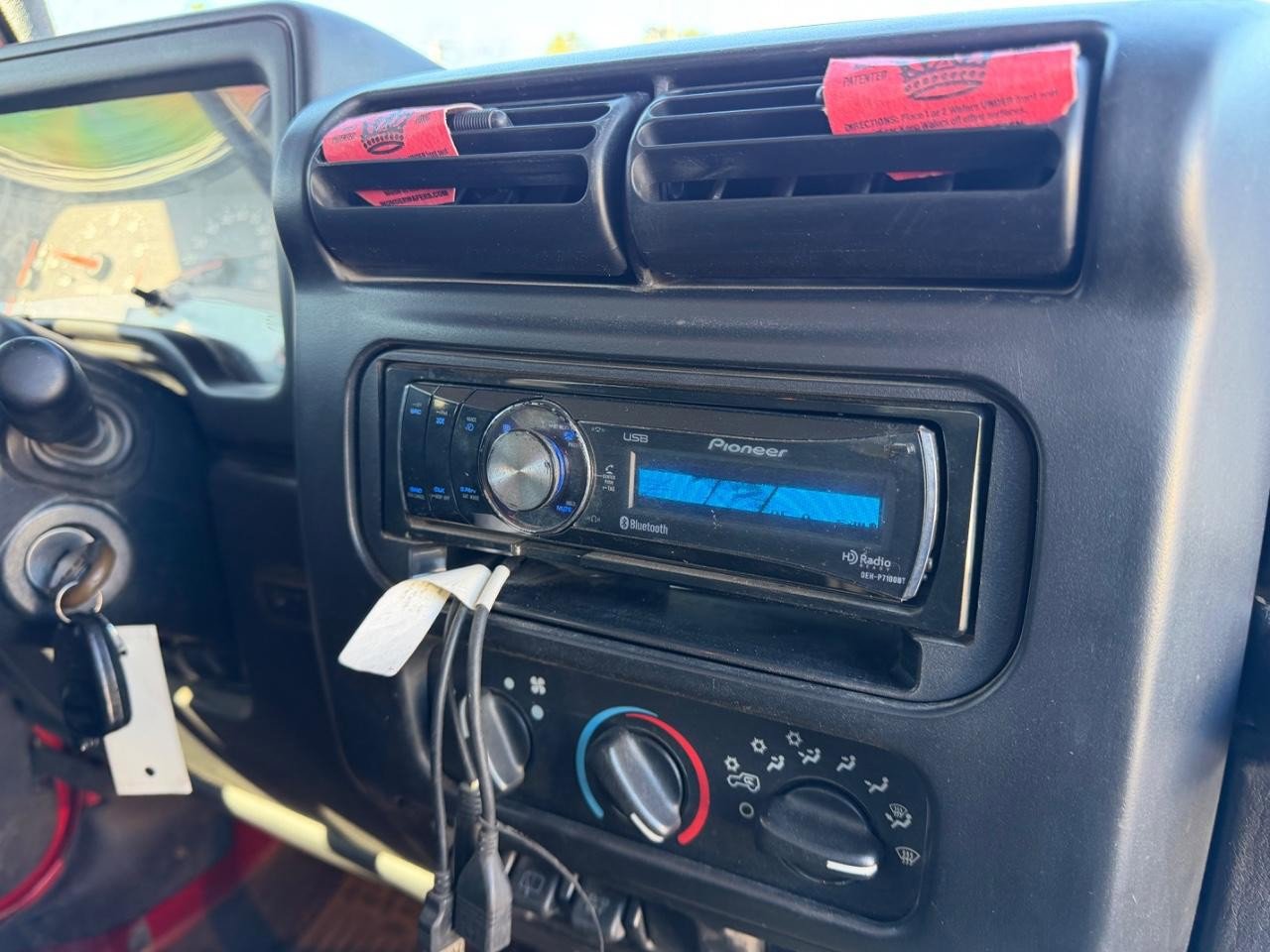 Used 2004 Jeep Wrangler 2dr Unlimited 4WD w/ Convenience Group image 15