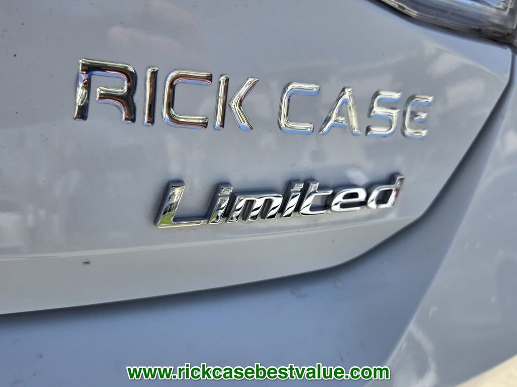 Used 2023 Hyundai Elantra Limited image 16