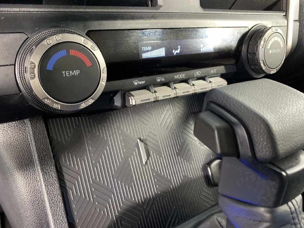 Used 2025 Toyota 4Runner SR5 AWD/4WD image 20