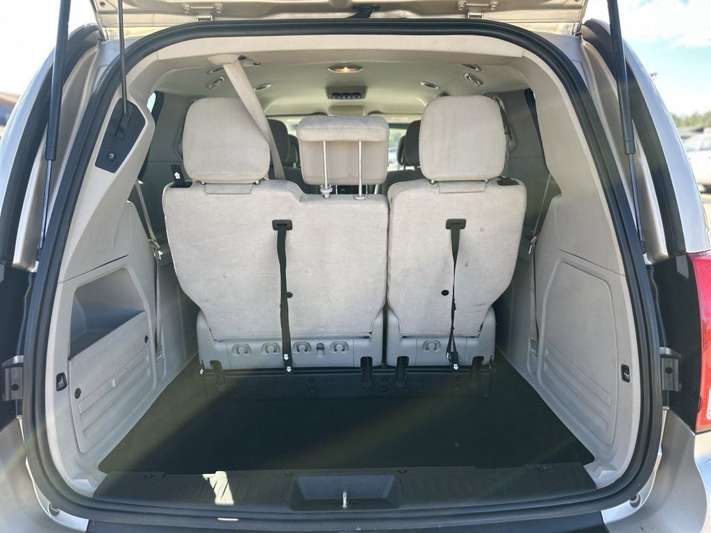Used 2014 Dodge Grand Caravan SXT w/ UConnect Hands-Free Group image 11