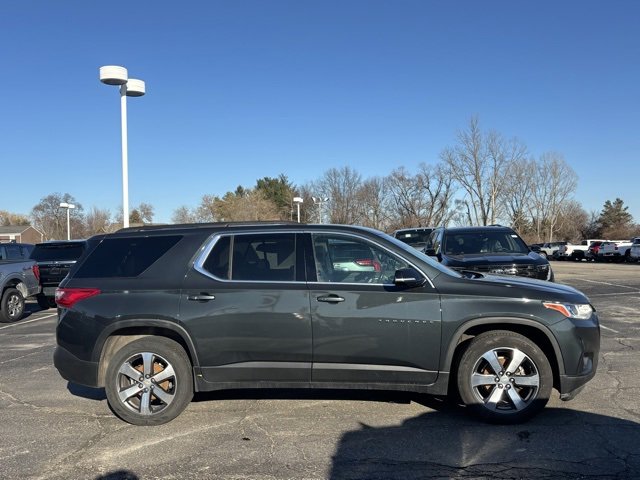 Used 2020 Chevrolet Traverse LT w/ LT Premium Package image 4