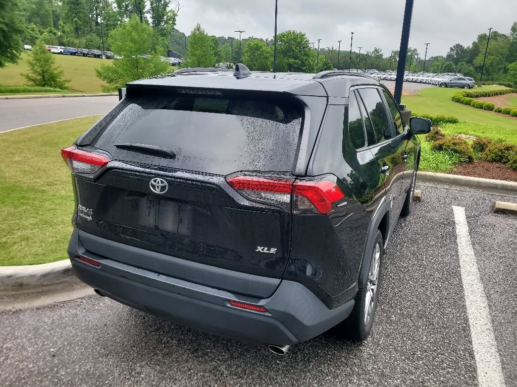 Used 2022 Toyota RAV4 XLE Premium FWD image 18