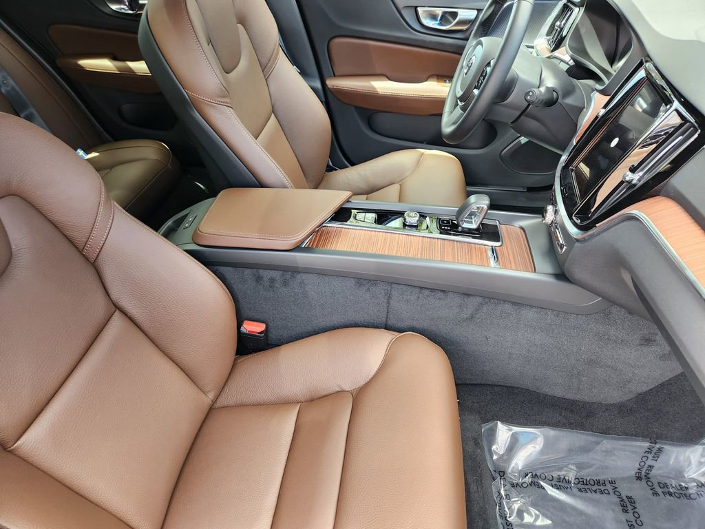 New 2026 Volvo V60 B5 Cross Country Plus w/ Climate Package image 5