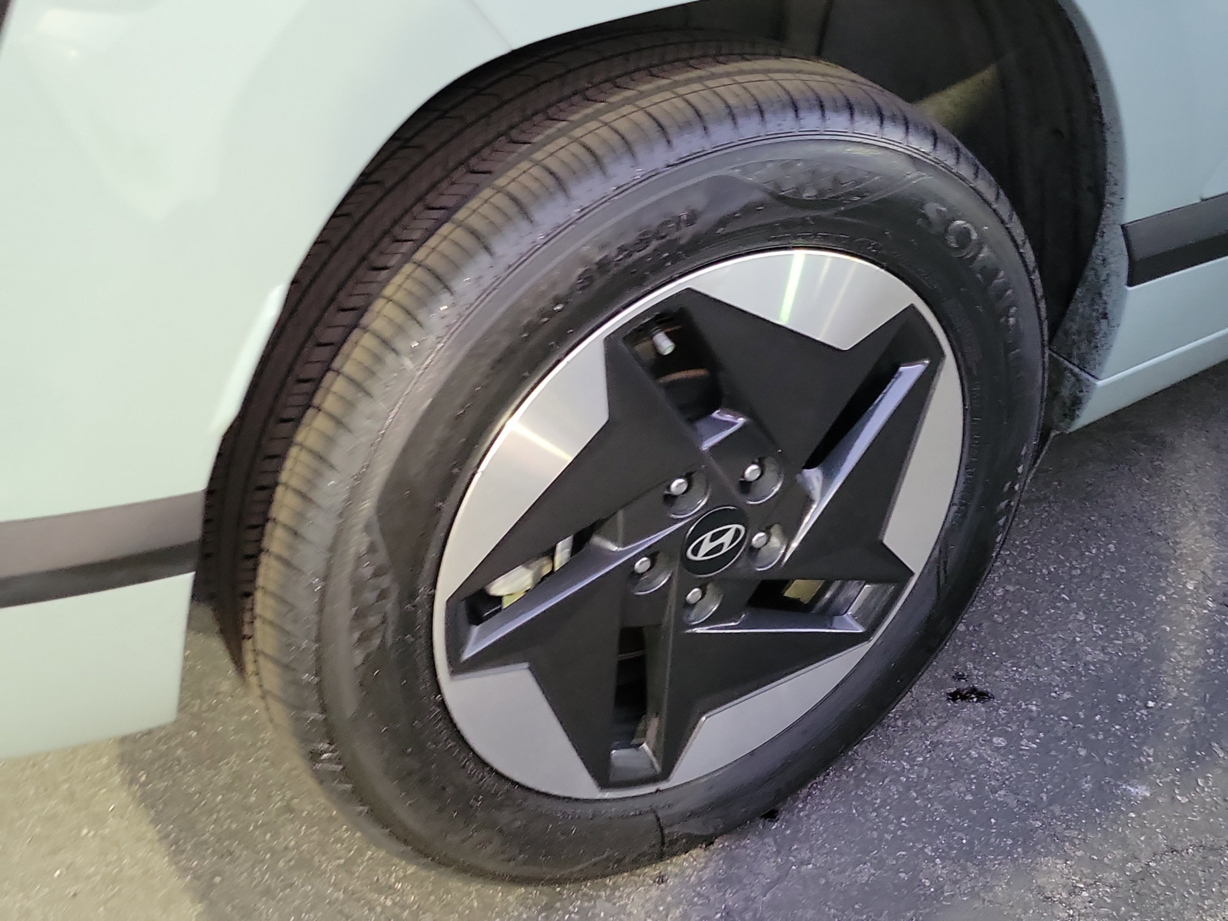 Certified 2024 Hyundai Kona SE image 23