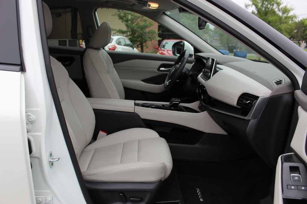 Used 2023 Nissan Rogue SL AWD/4WD image 30