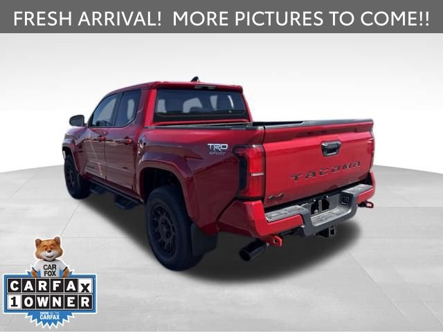 Used 2025 Toyota Tacoma TRD Sport AWD/4WD image 3
