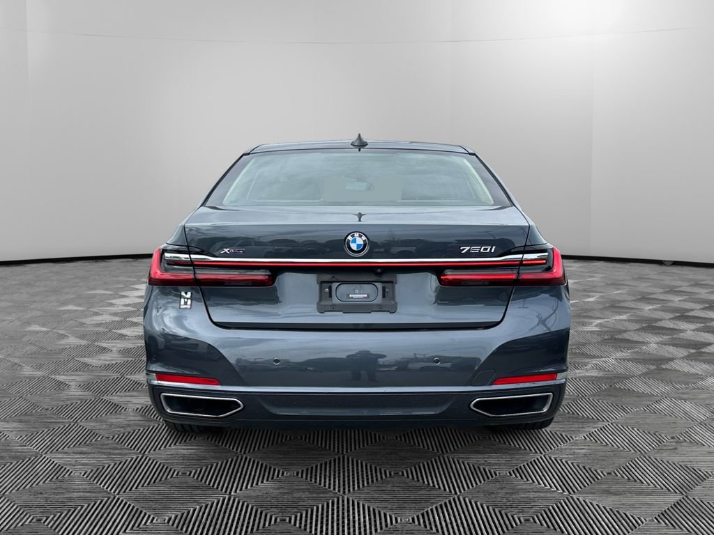 Used 2020 BMW 750i xDrive w/ Executive Package AWD/4WD image 4