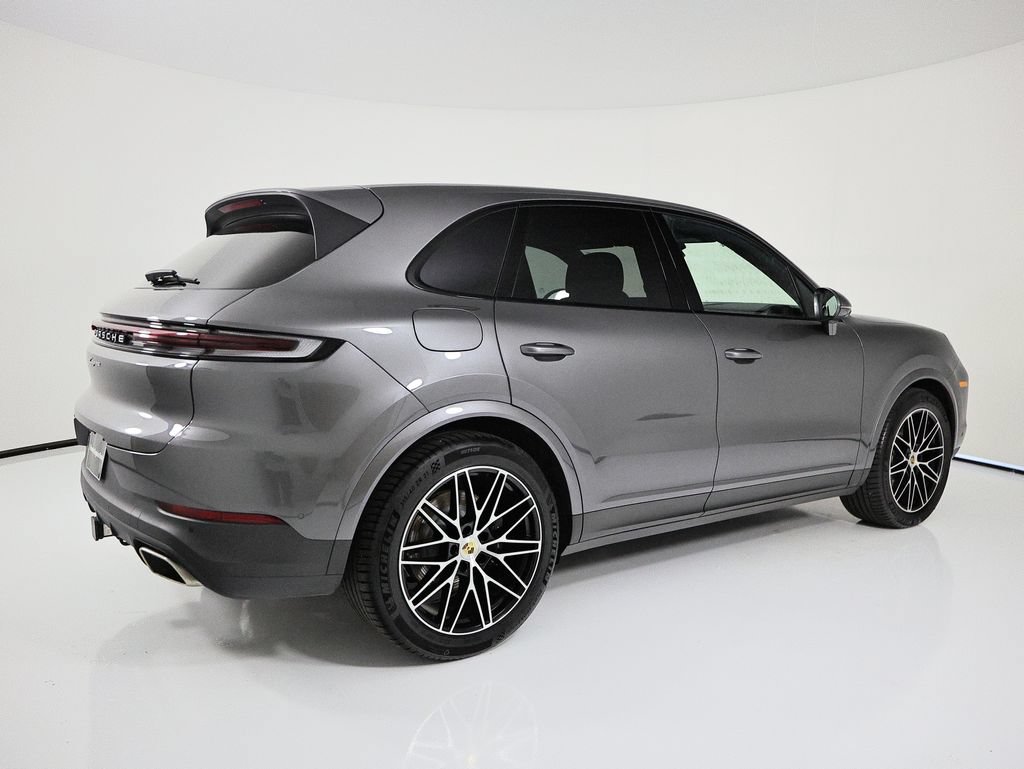 Used 2024 Porsche Cayenne AWD/4WD image 7