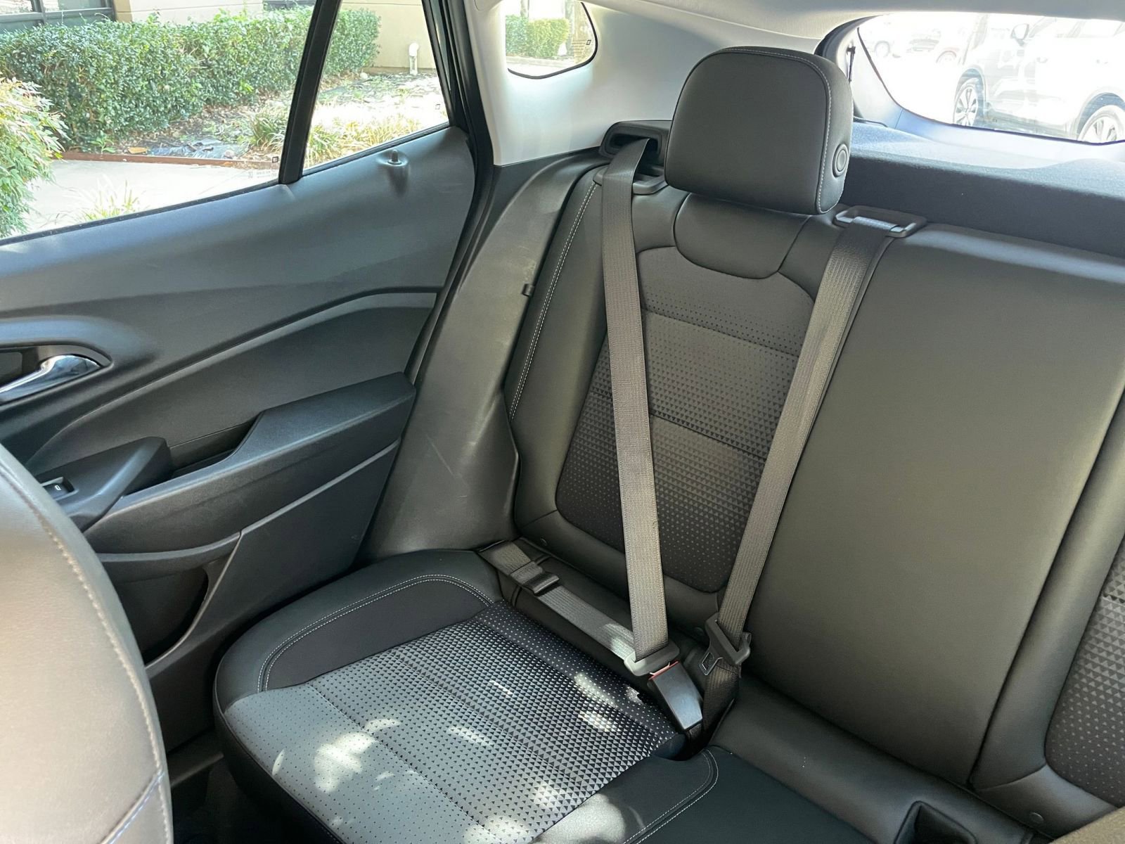 Used 2025 Chevrolet Trax LT FWD image 40