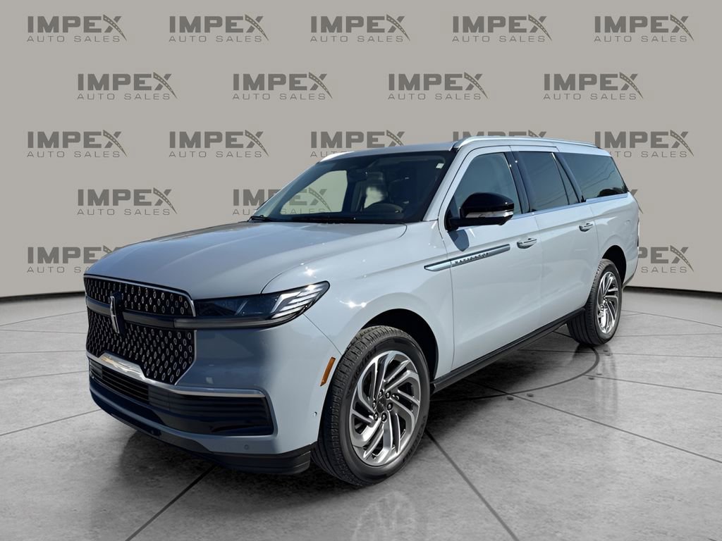 Used 2025 Lincoln Navigator L Reserve image 1