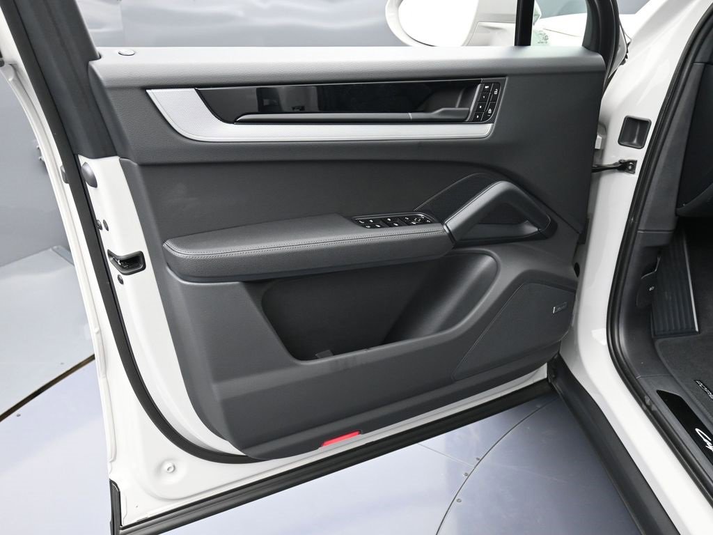 New 2026 Porsche Cayenne E-Hybrid image 15