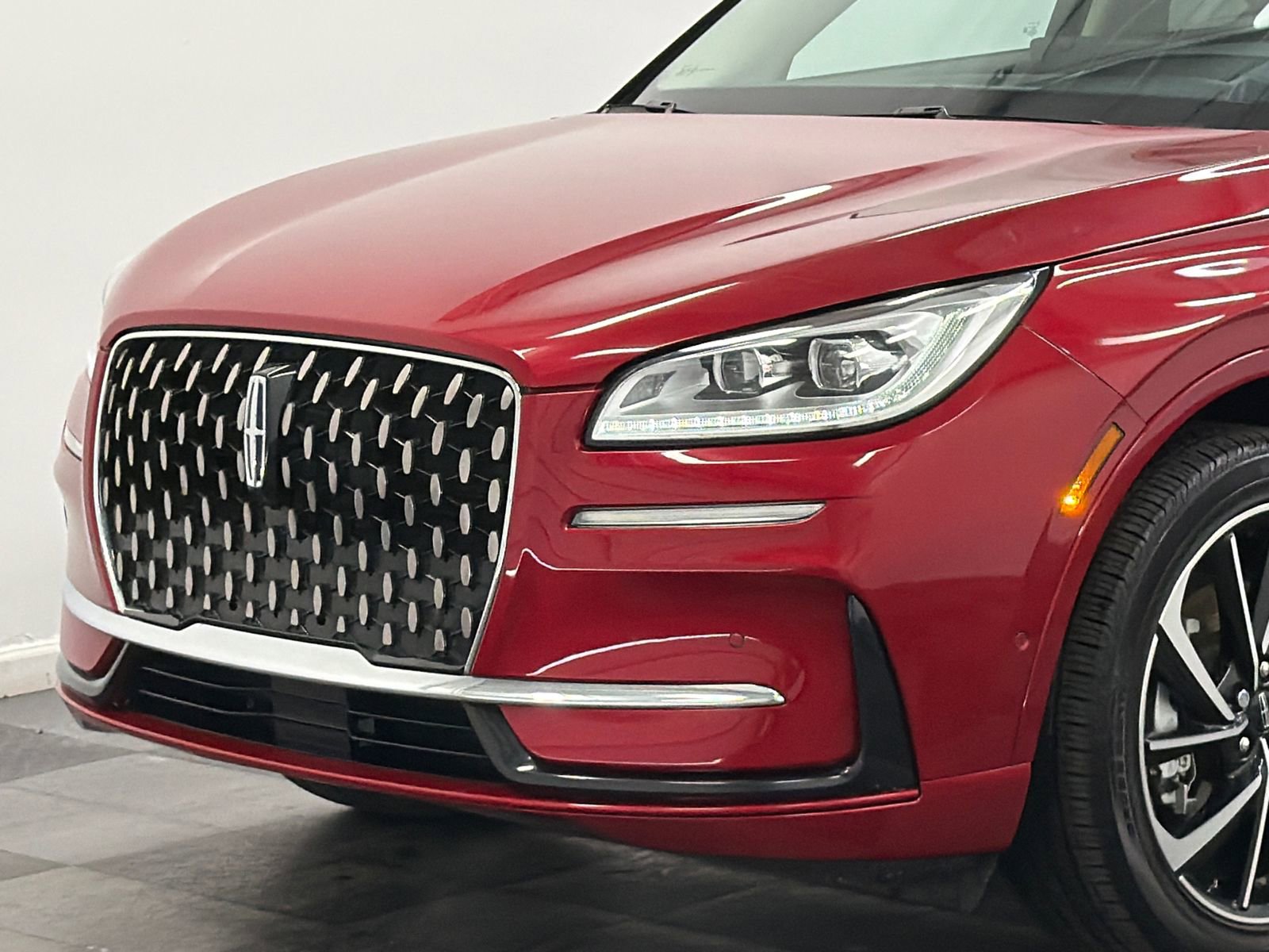 Certified 2024 Lincoln Corsair Grand Touring w/ Equipment Group 302A AWD/4WD image 2