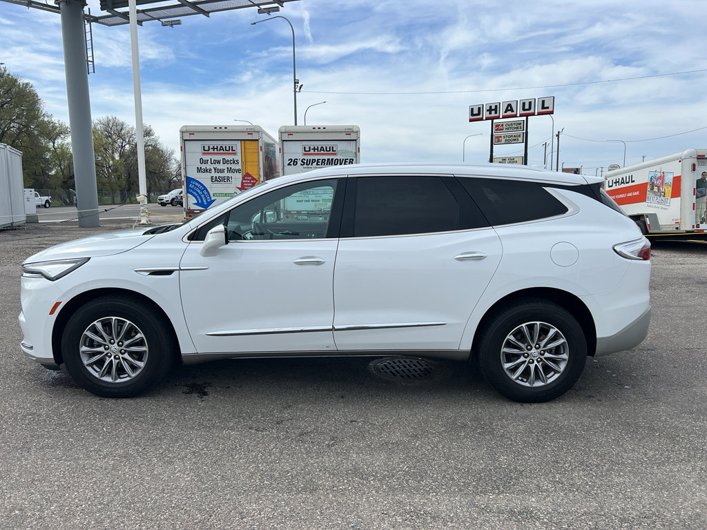 Used 2024 Buick Enclave Essence AWD/4WD image 2