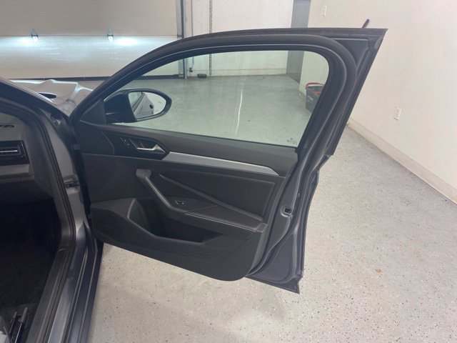 Used 2026 Volkswagen Jetta Sport FWD image 31