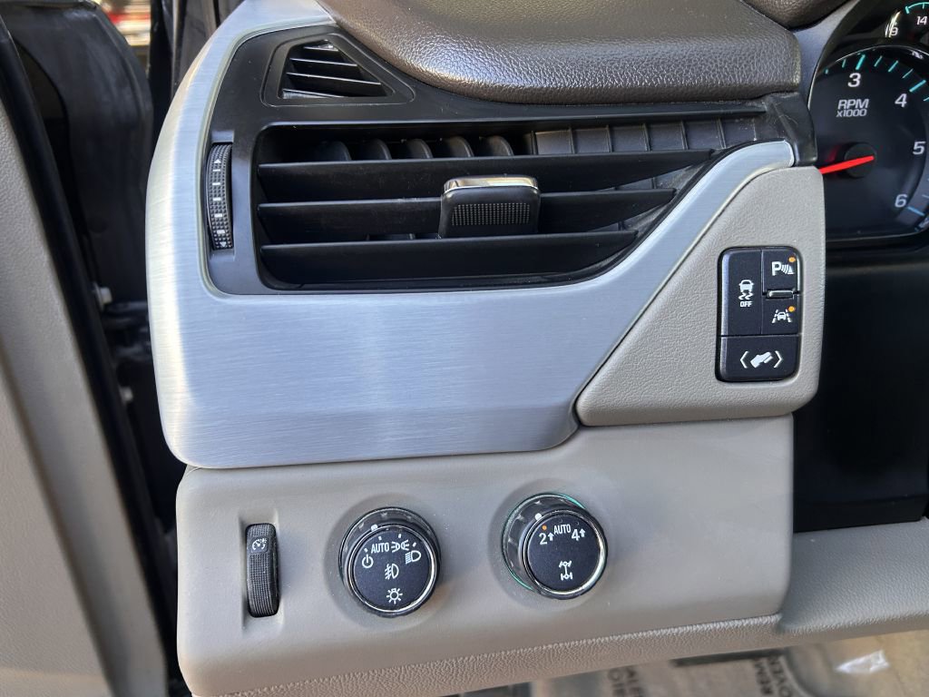 Used 2018 GMC Yukon SLT w/ Premium Edition AWD/4WD image 5