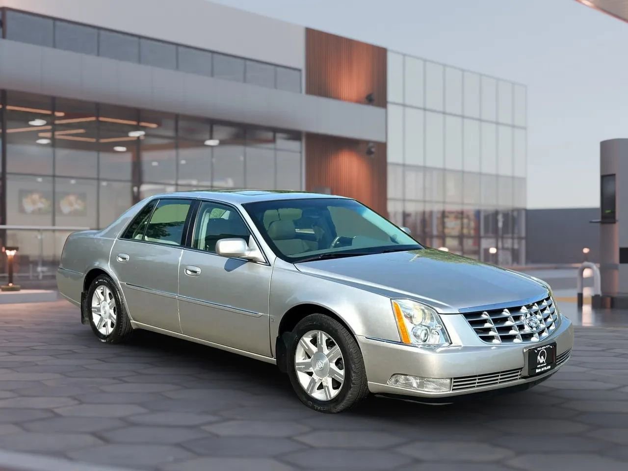 Used 2006 Cadillac DTS Performance w/ Sun And Sound Package image 3
