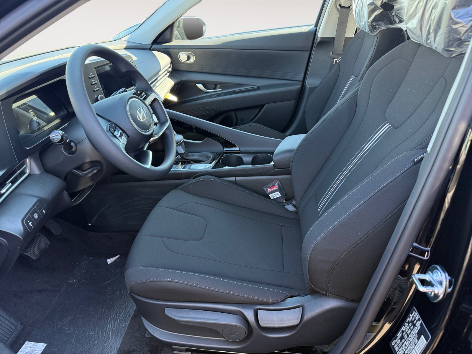 New 2026 Hyundai Elantra Hybrid FWD image 10
