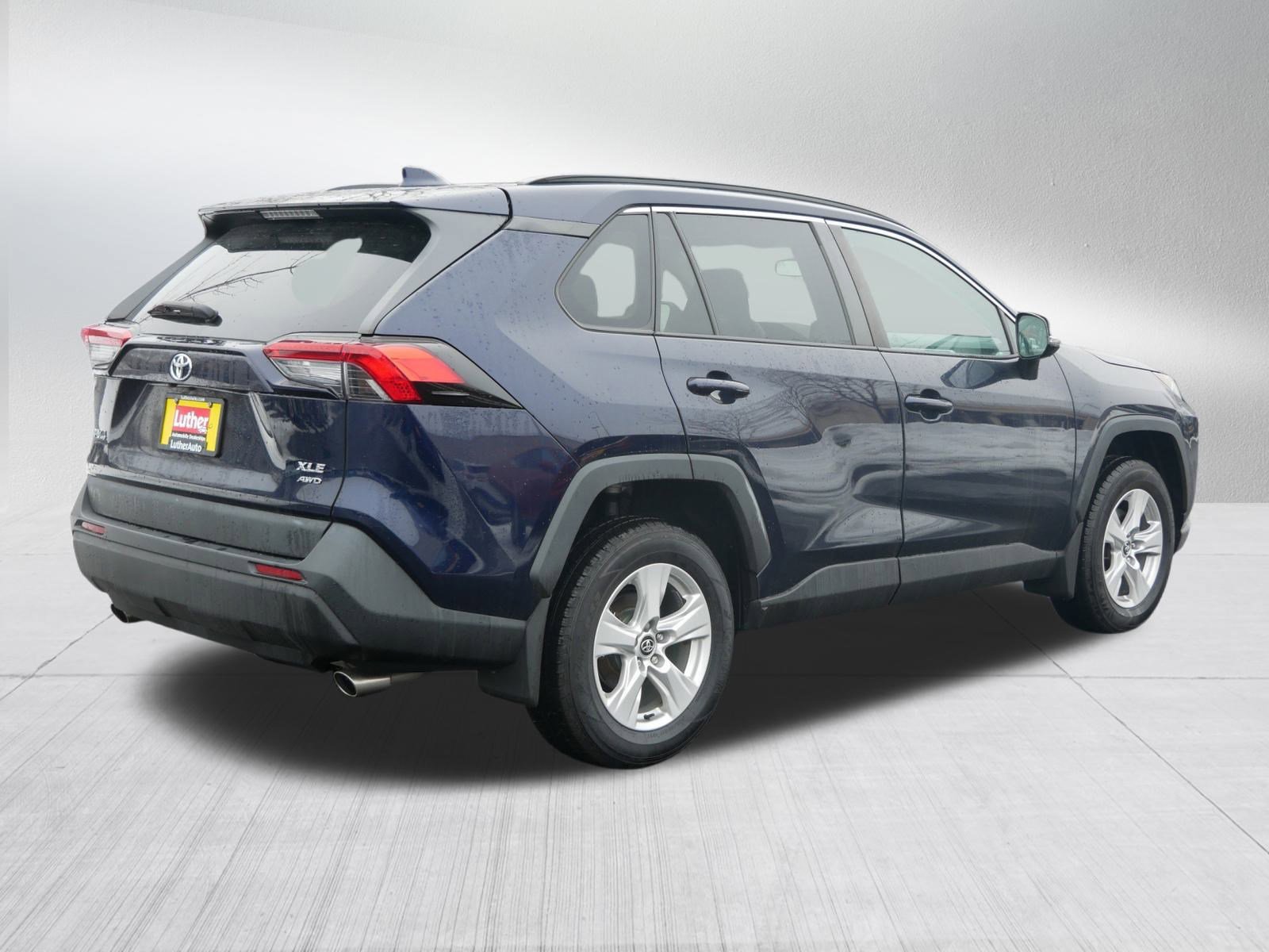 Used 2020 Toyota RAV4 XLE image 7