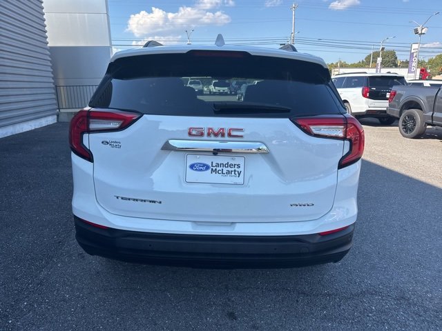 Used 2023 GMC Terrain SLE w/ Driver Convenience Package image 4