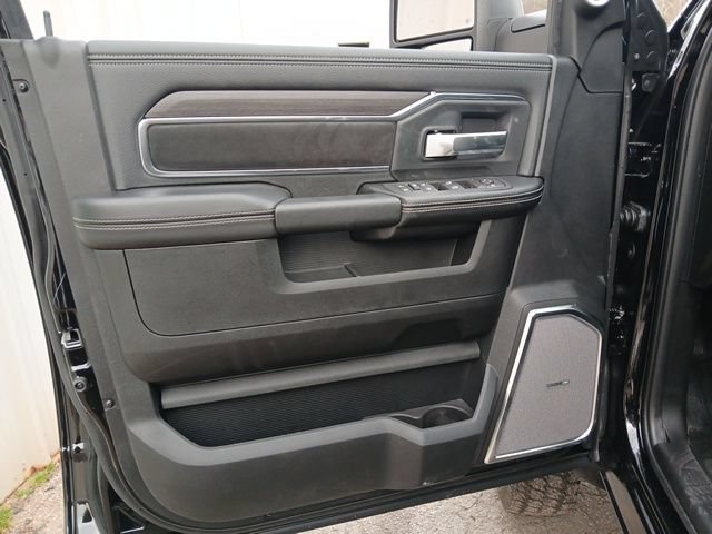 New 2026 RAM 4500 4x4 Crew Cab DRW w/ Laramie Trim Package image 47