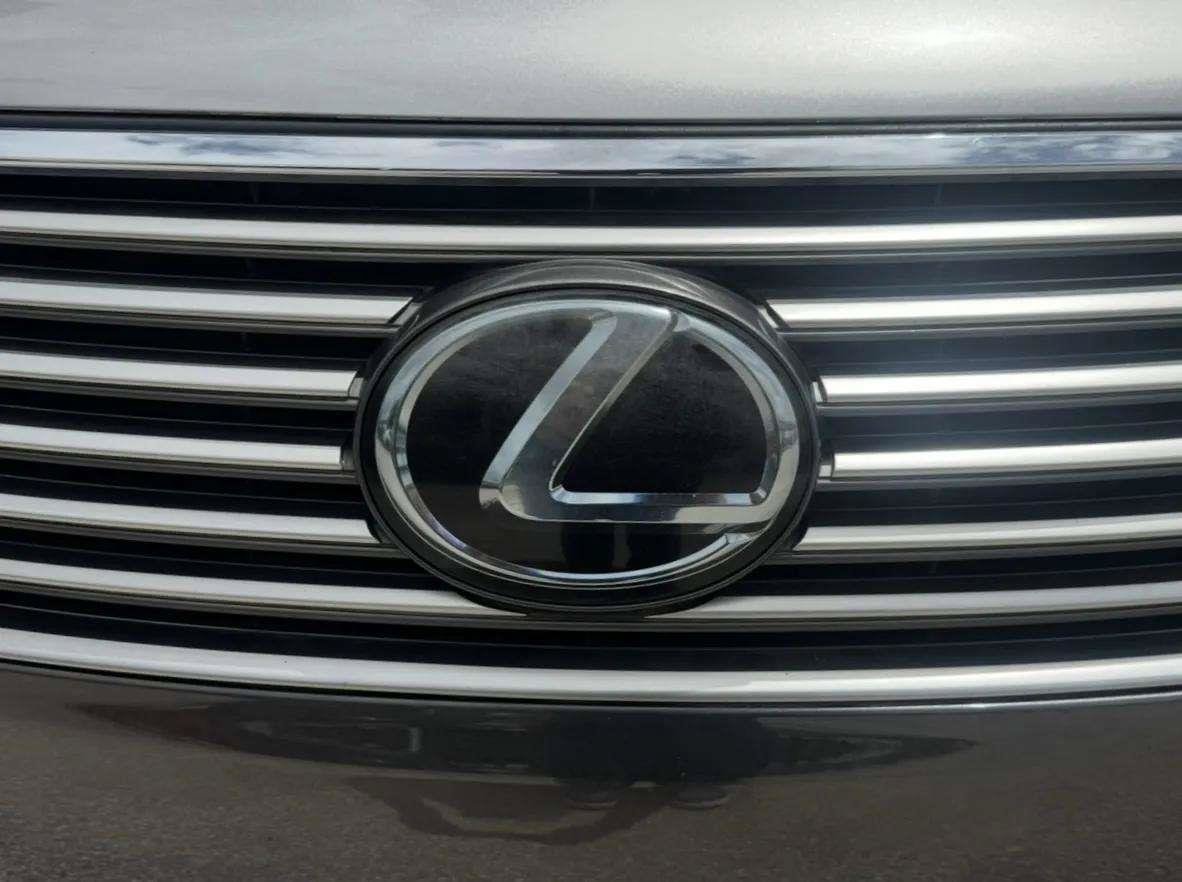 Used 2016 Lexus LS 460 w/ Comfort Package RWD image 12