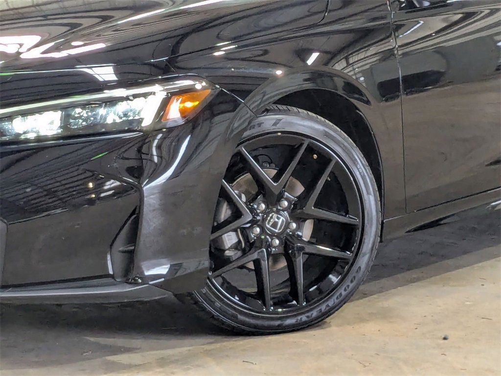 Used 2025 Honda Civic Sport image 25