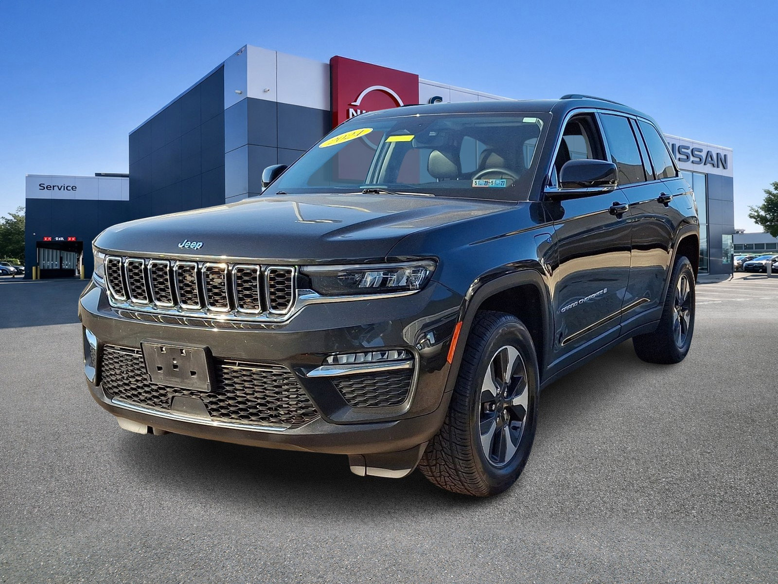 Used 2024 Jeep Grand Cherokee Limited 4xe AWD/4WD image 3