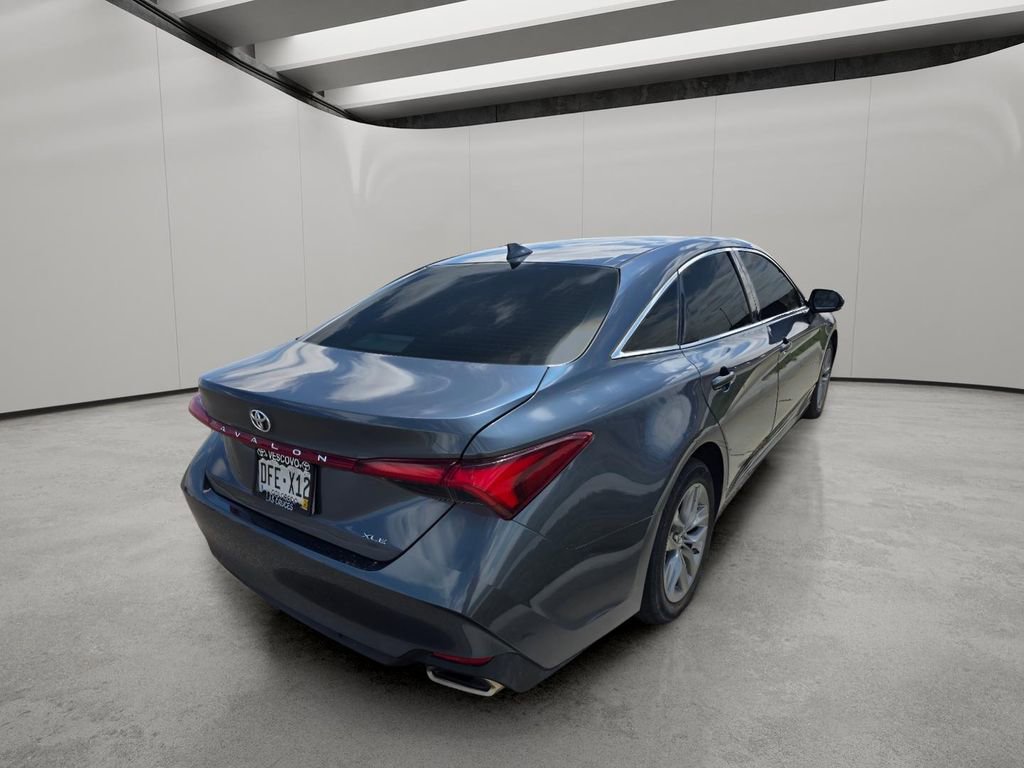 Used 2019 Toyota Avalon XLE w/ Carpet Mat Package FWD image 5