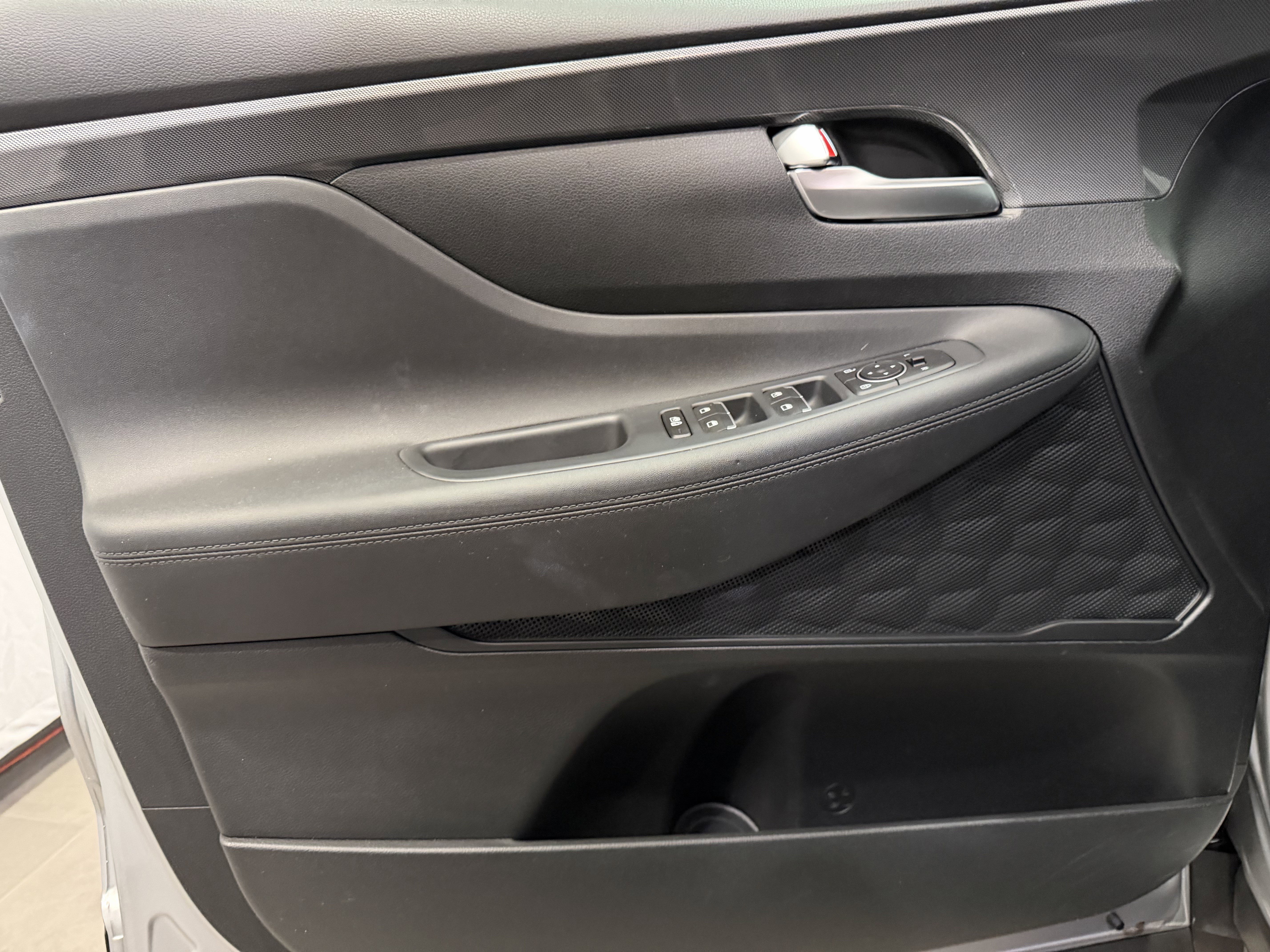 Used 2023 Hyundai Santa Fe SE image 12