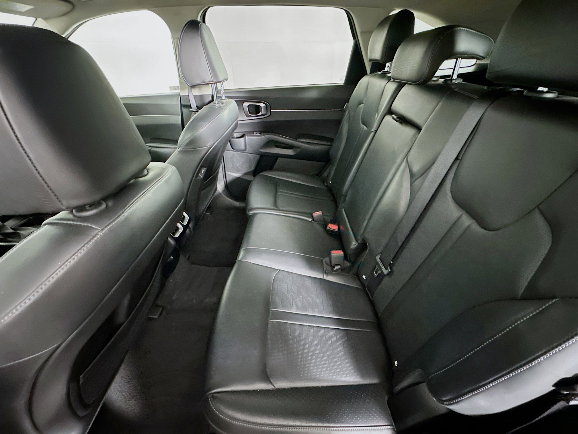 Used 2024 Kia Sorento S image 28