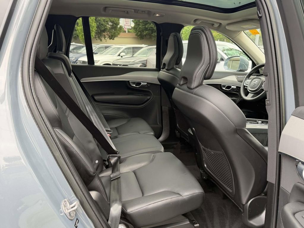 Used 2023 Volvo XC90 B5 Core w/ Climate Package AWD/4WD image 13